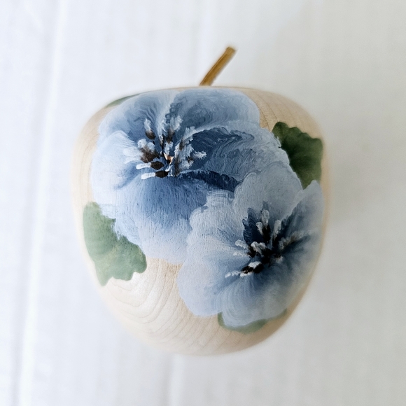 Wooden apple trinket box hand painted flower small decor lid - Picture 2 of 9